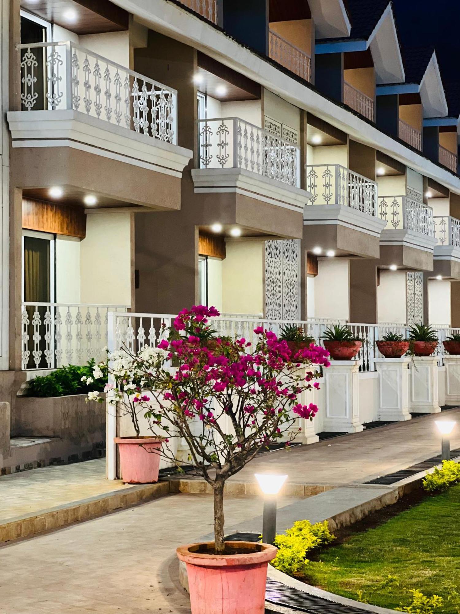 The Grand Leela Resort Khopoli Exterior foto